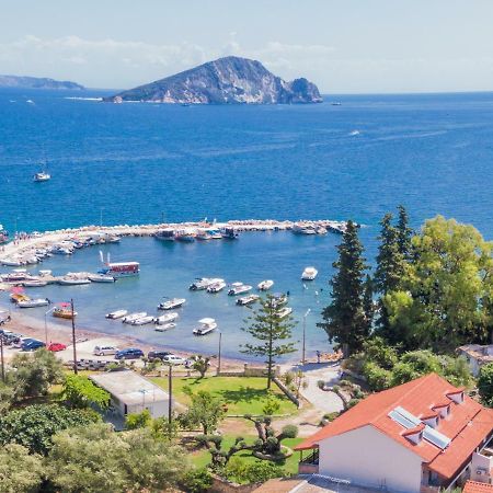 Eptanisos Beachfront Suites Zante Keri 外观 照片