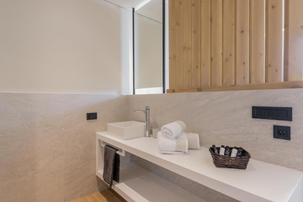 Eptanisos Beachfront Suites Zante Keri 外观 照片