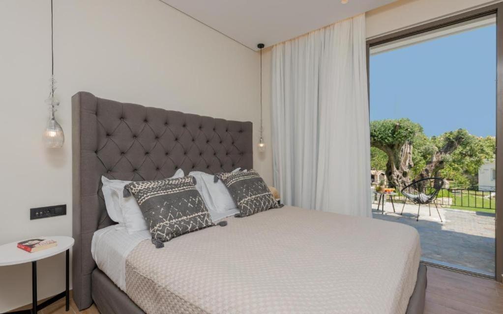 Eptanisos Beachfront Suites Zante Keri 外观 照片